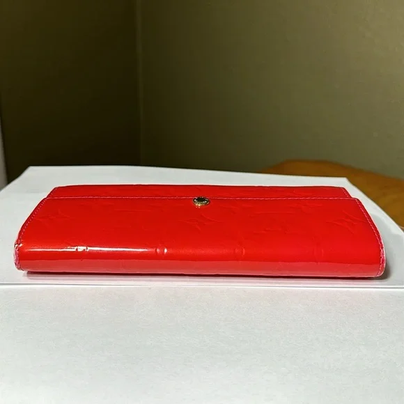 *HTF Color!* LOUIS VUITTON Vernis Sarah Wallet - Picture 10 of 16